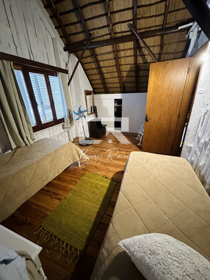 Casa ID.472 - Alquiler de casa de 3 dormitorios y dependencia de servicio en Punta del Este