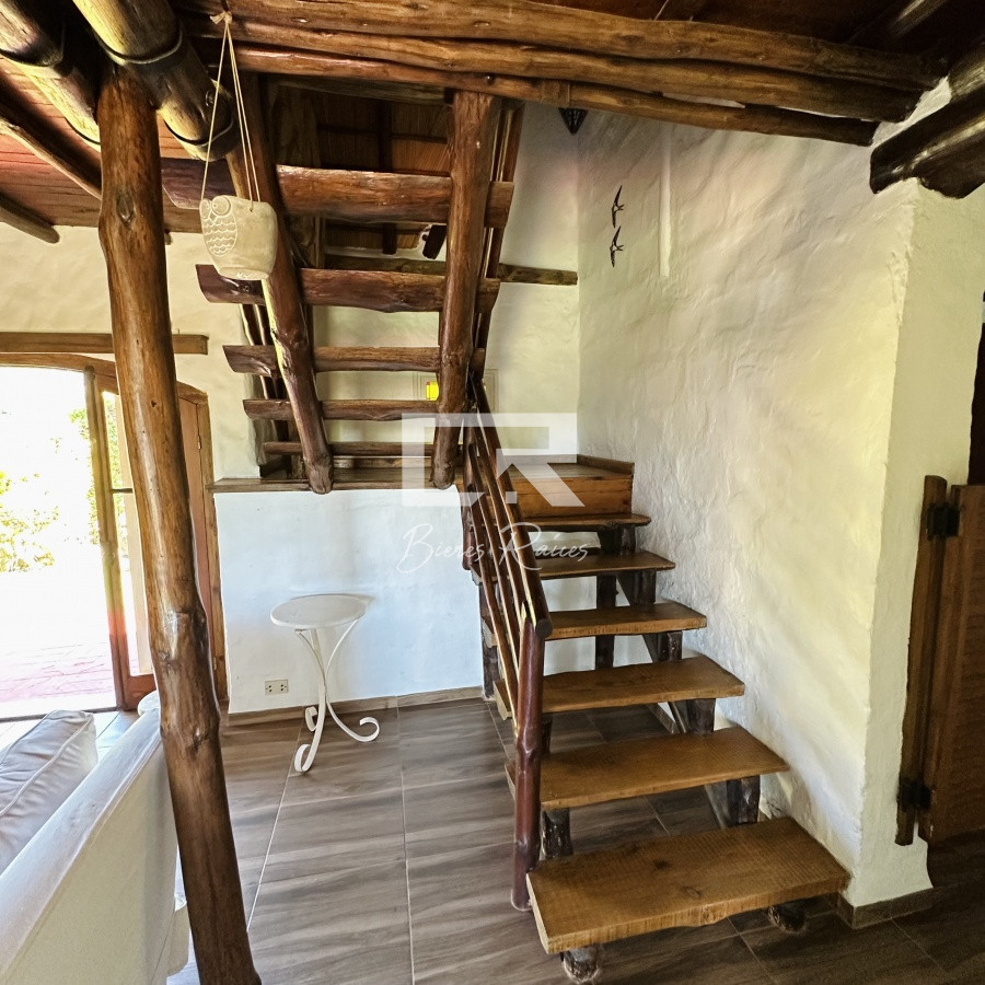 Casa ID.472 - Alquiler de casa de 3 dormitorios y dependencia de servicio en Punta del Este