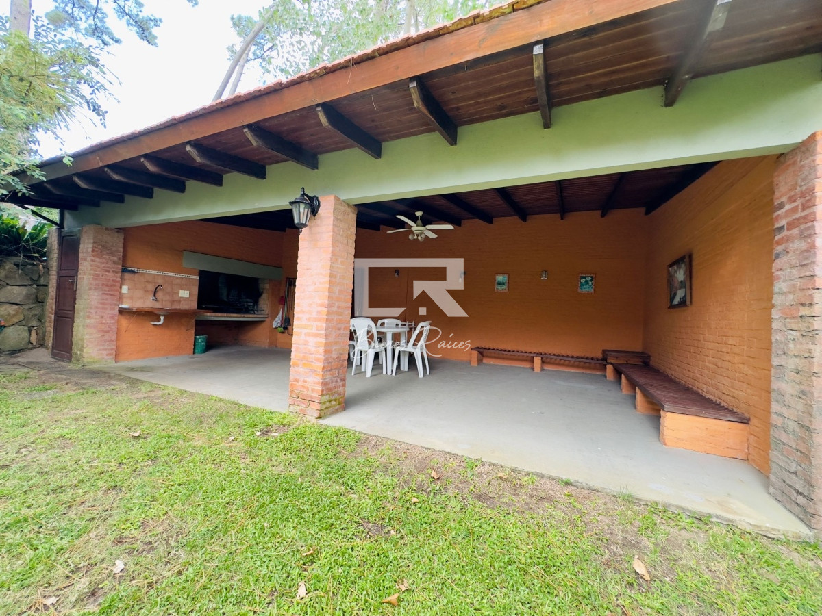 Casa ID.469 - Alquiler y venta de casa de 3 dormitorios en Punta del Este