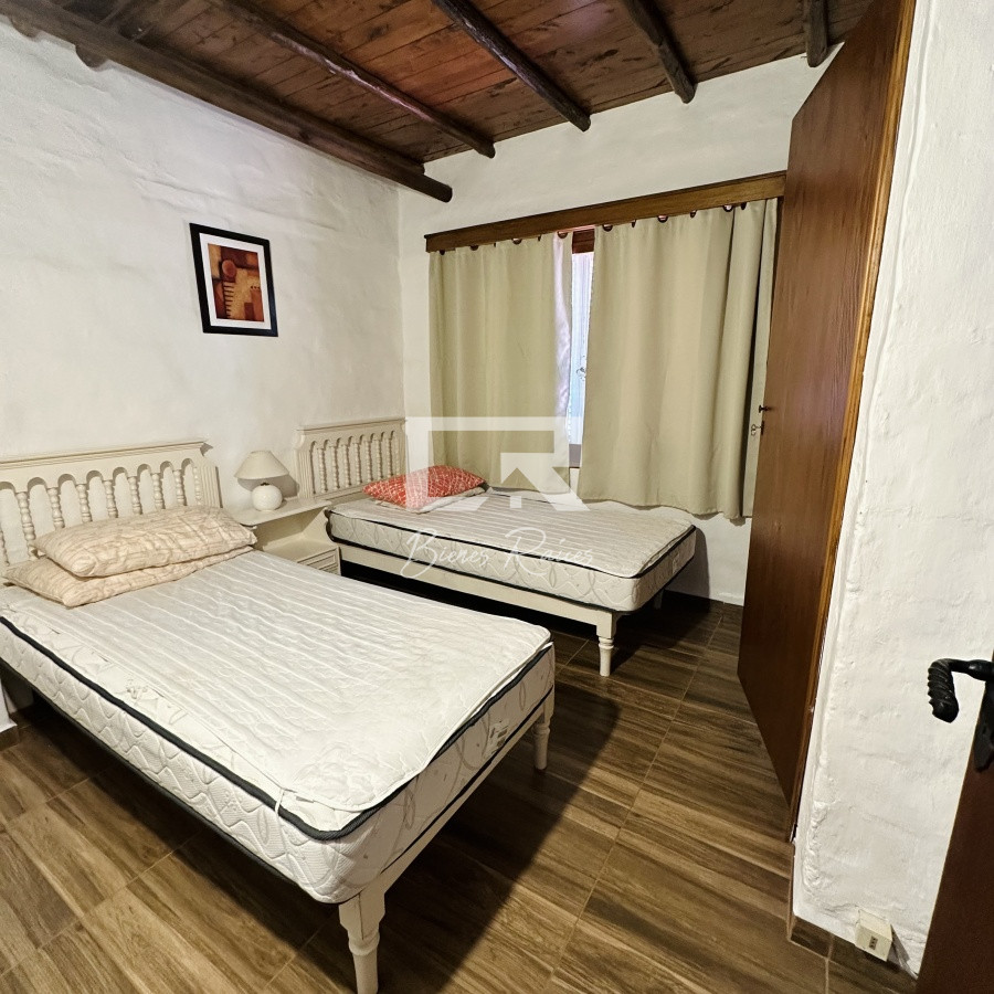 Casa ID.472 - Alquiler de casa de 3 dormitorios y dependencia de servicio en Punta del Este