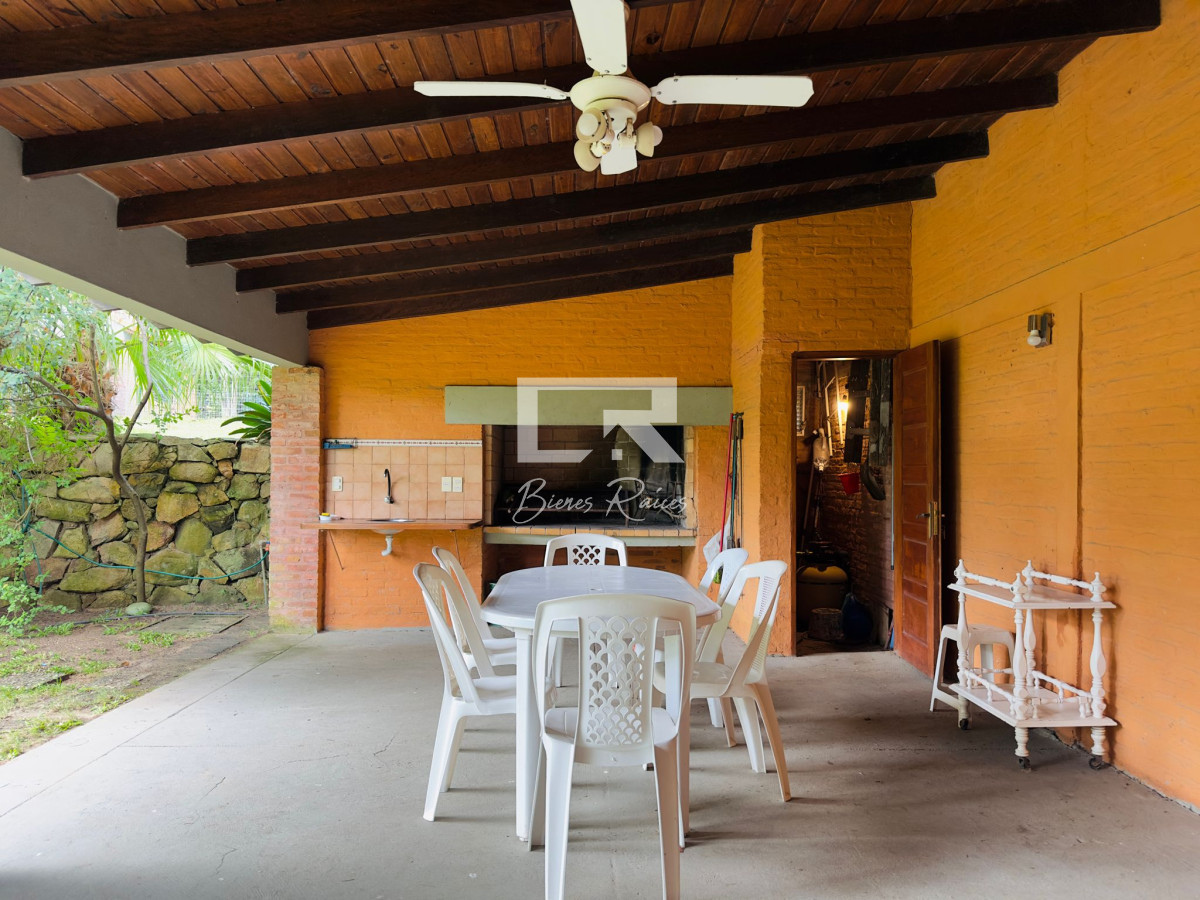 Casa ID.469 - Alquiler y venta de casa de 3 dormitorios en Punta del Este