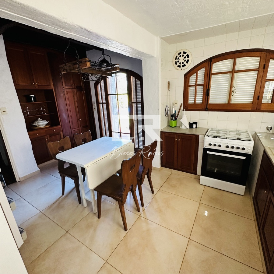 Casa ID.472 - Alquiler de casa de 3 dormitorios y dependencia de servicio en Punta del Este