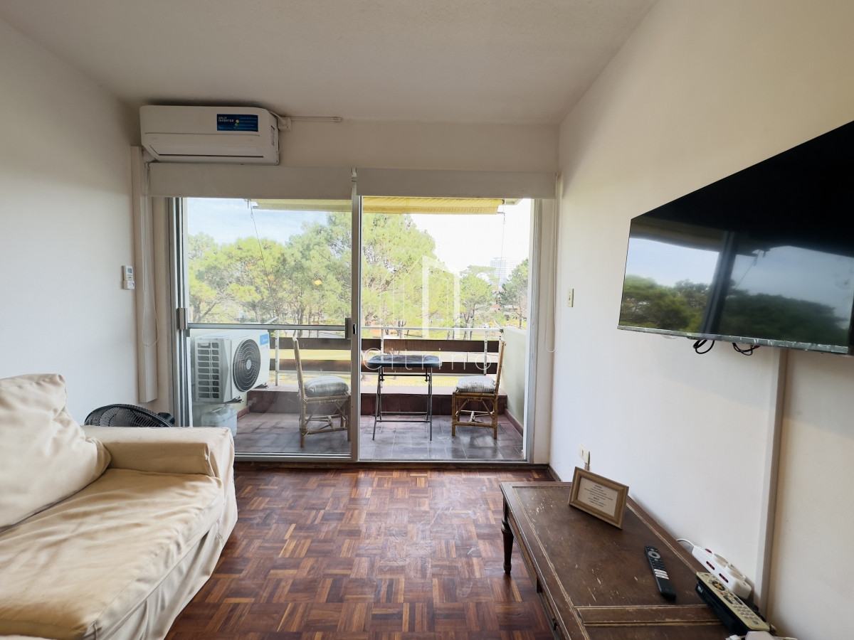 Apartamento ID.1451 - Alquiler de Apartamento, 2 dormitorios, Punta del este.