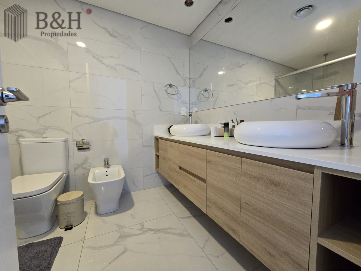 Apartamento ID.8062 - Apartamento en venta y alquiler de 3 dormitorios en Playa Mansa