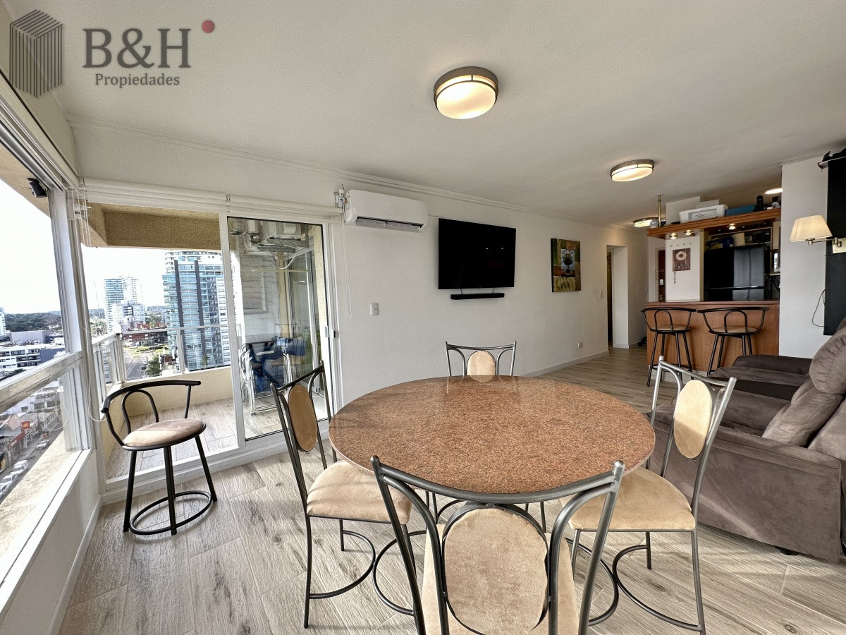 Apartamento ID.6370 -  Apartamento en venta  de dos dormitorios en Punta del Este