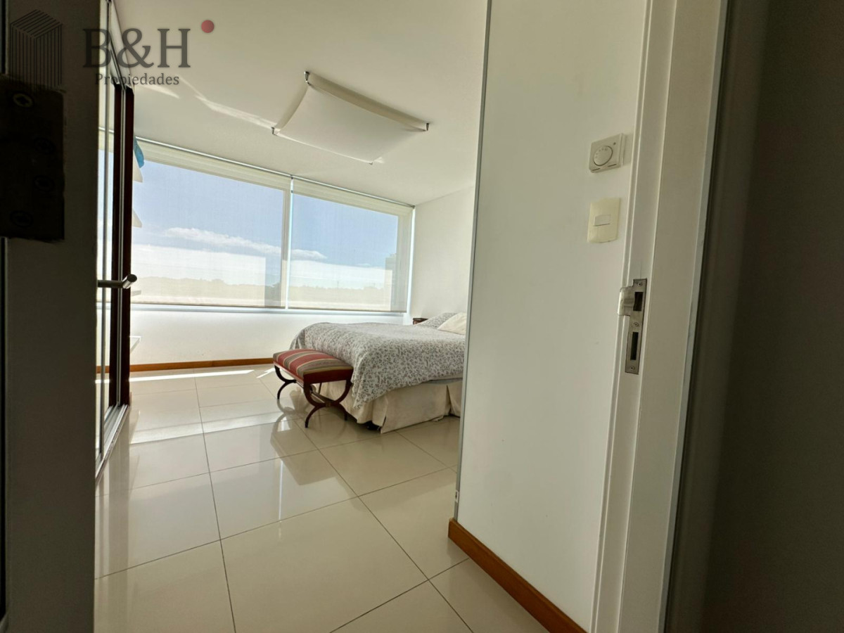Apartamento ID.8061 - Apartamento de 3 dorm más dep en venta en Punta del Este