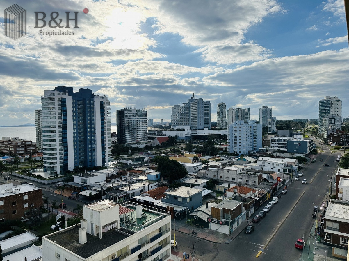 Apartamento ID.6370 -  Apartamento en venta  de dos dormitorios en Punta del Este
