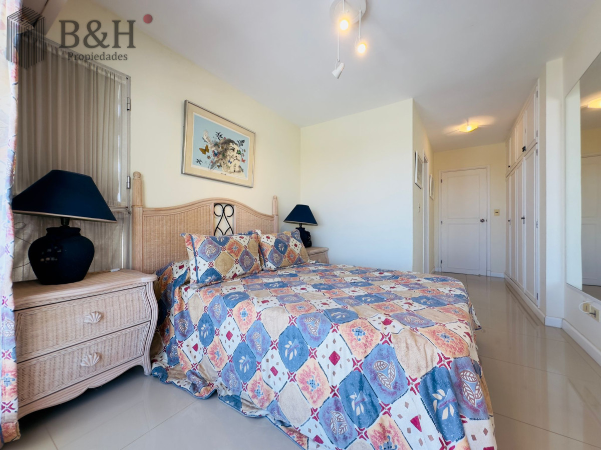Apartamento ID.2939 - Apartamento en VENTA, 3 dormitorios, 2 baños, reciclado.