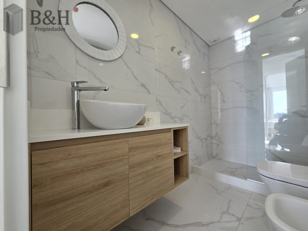Apartamento ID.8062 - Apartamento en venta y alquiler de 3 dormitorios en Playa Mansa