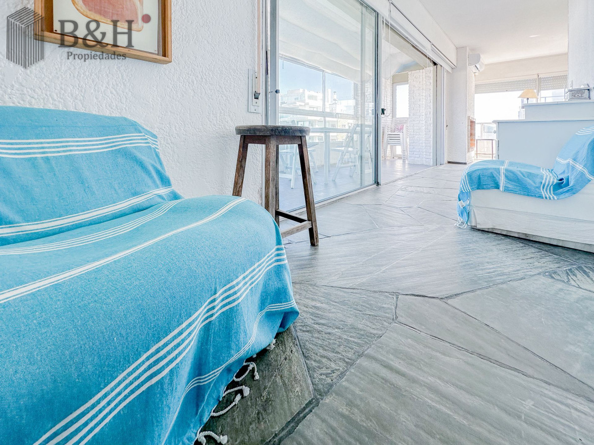 Apartamento ID.7189 - Penthouse en venta en Peninsula, 3 dormitorios, 3 baños, garaje
