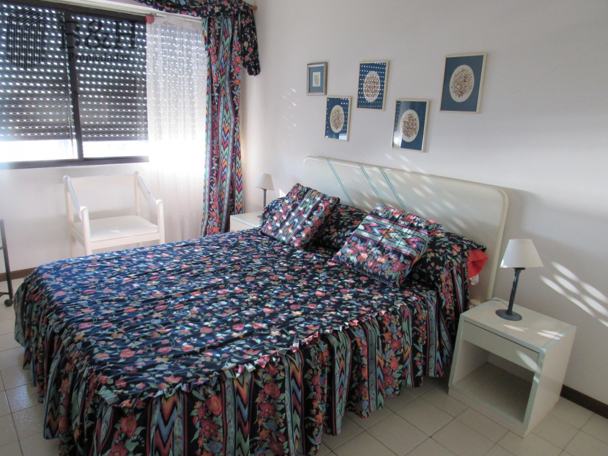 Apartamento ID.6372 - Apartamento en venta de 3 dormitorios en Punta del Este