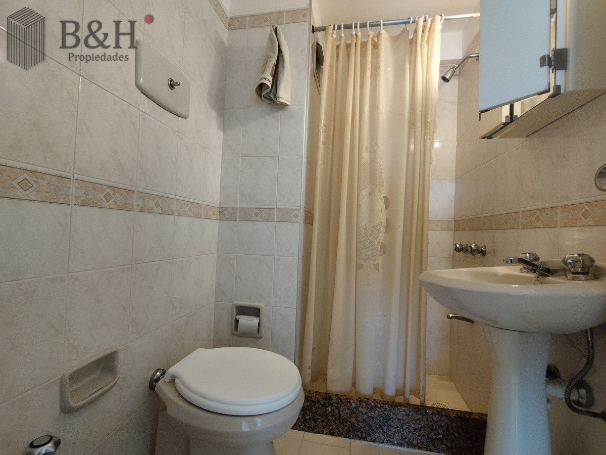 Apartamento ID.5812 - Alquiler y venta de apartamento de dos dormitorios en Punta del Este