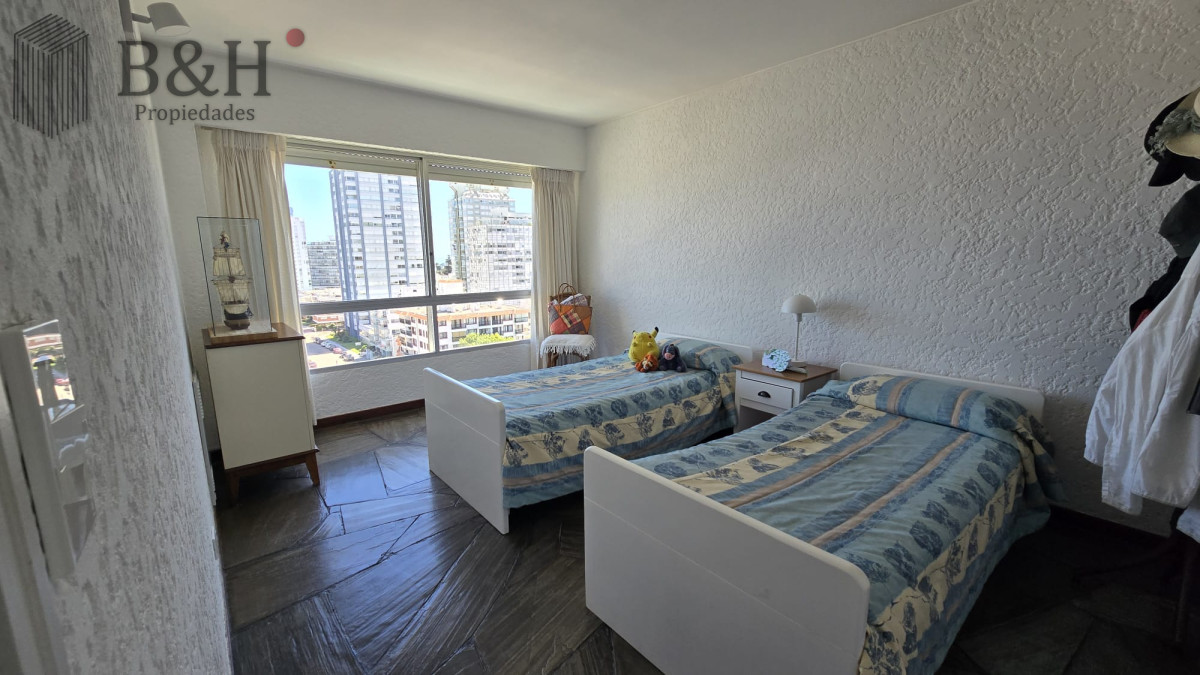 Apartamento ID.6448 - Apartamento en venta y alquilerde 3 dormitorios en Punta del Este
