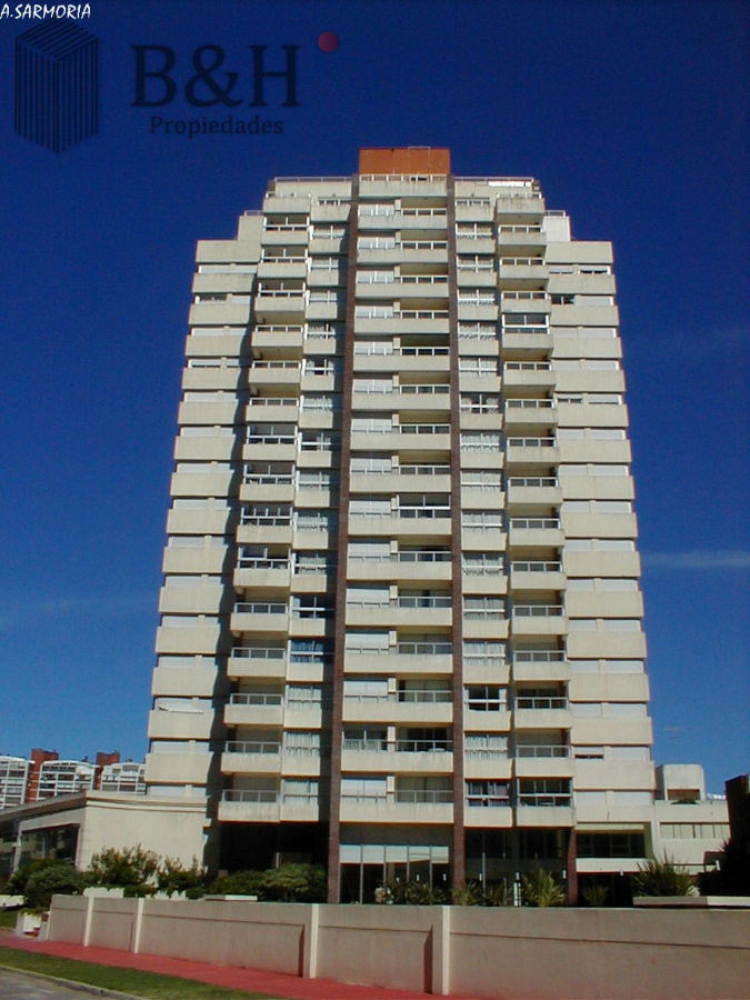 Apartamento ID.2940 - Apartamento de 3 dormitorios en venta en Punta del Este