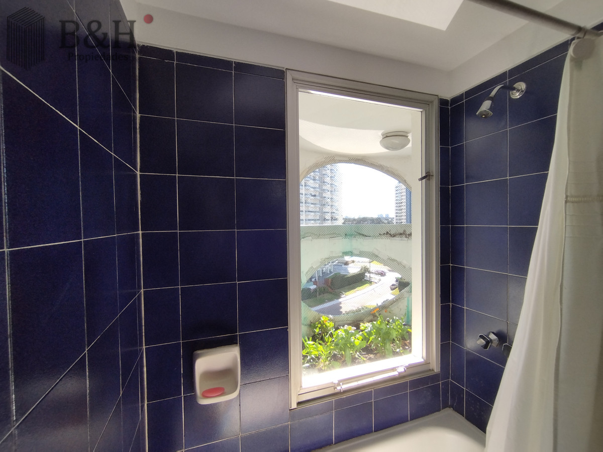 Apartamento ID.5815 -  Alquiler y venta de apartamento de dos dormitorios en Punta del Este