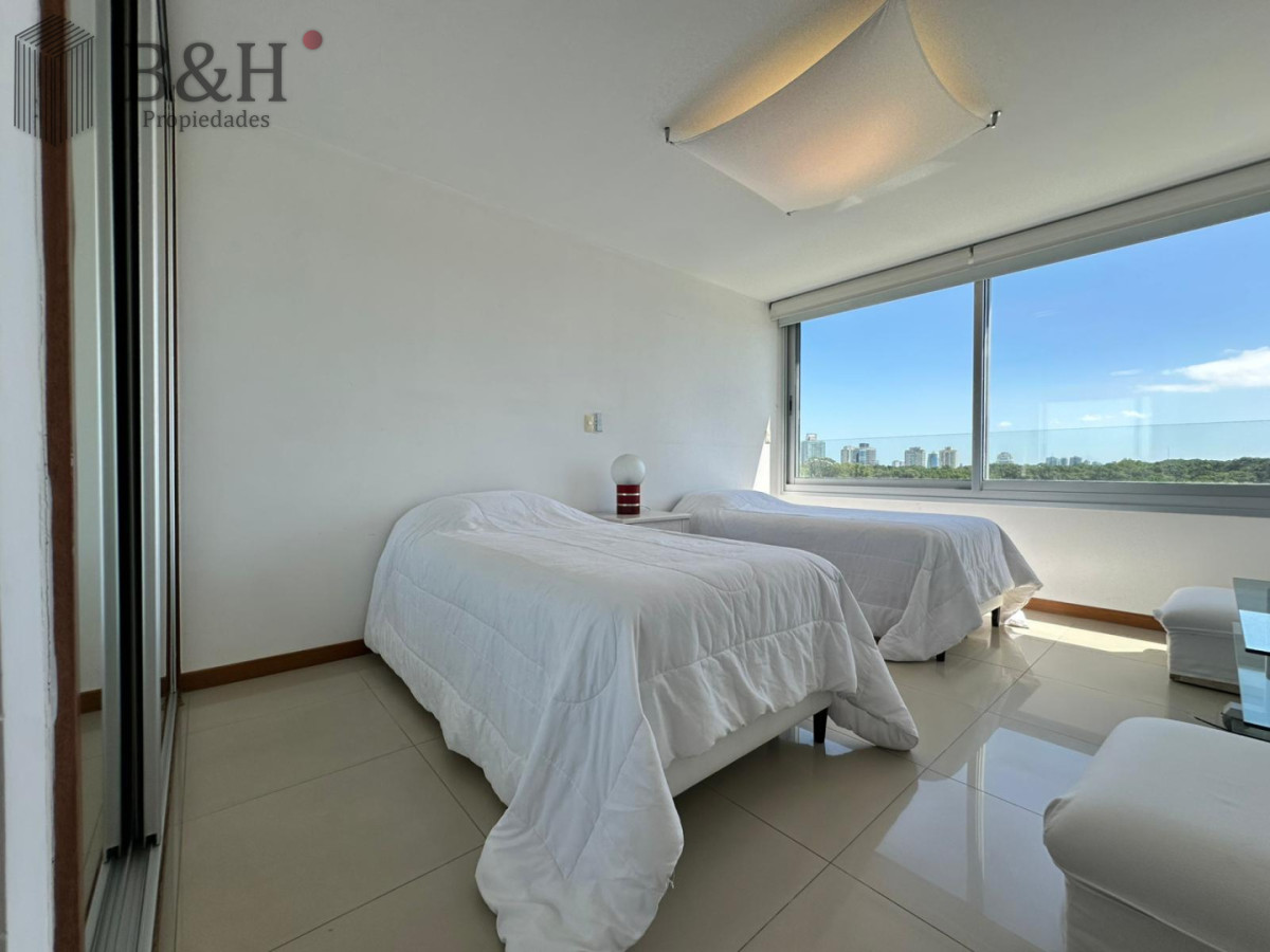 Apartamento ID.8061 - Apartamento de 3 dorm más dep en venta en Punta del Este