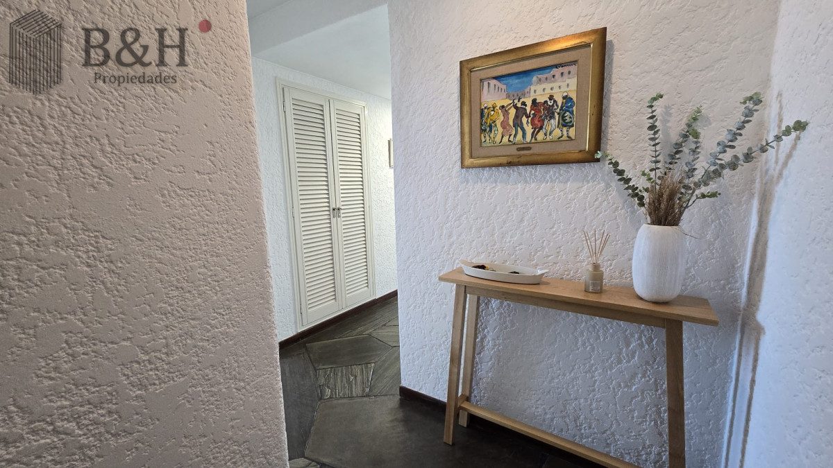 Apartamento ID.6448 - Apartamento en venta y alquilerde 3 dormitorios en Punta del Este