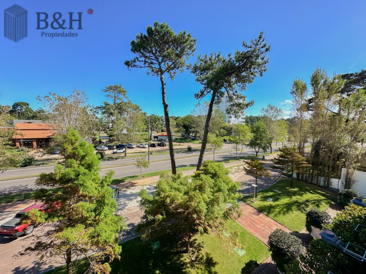 Apartamento ID.7107 - Venta de apartamento de dos dormitorios en Punta del Este