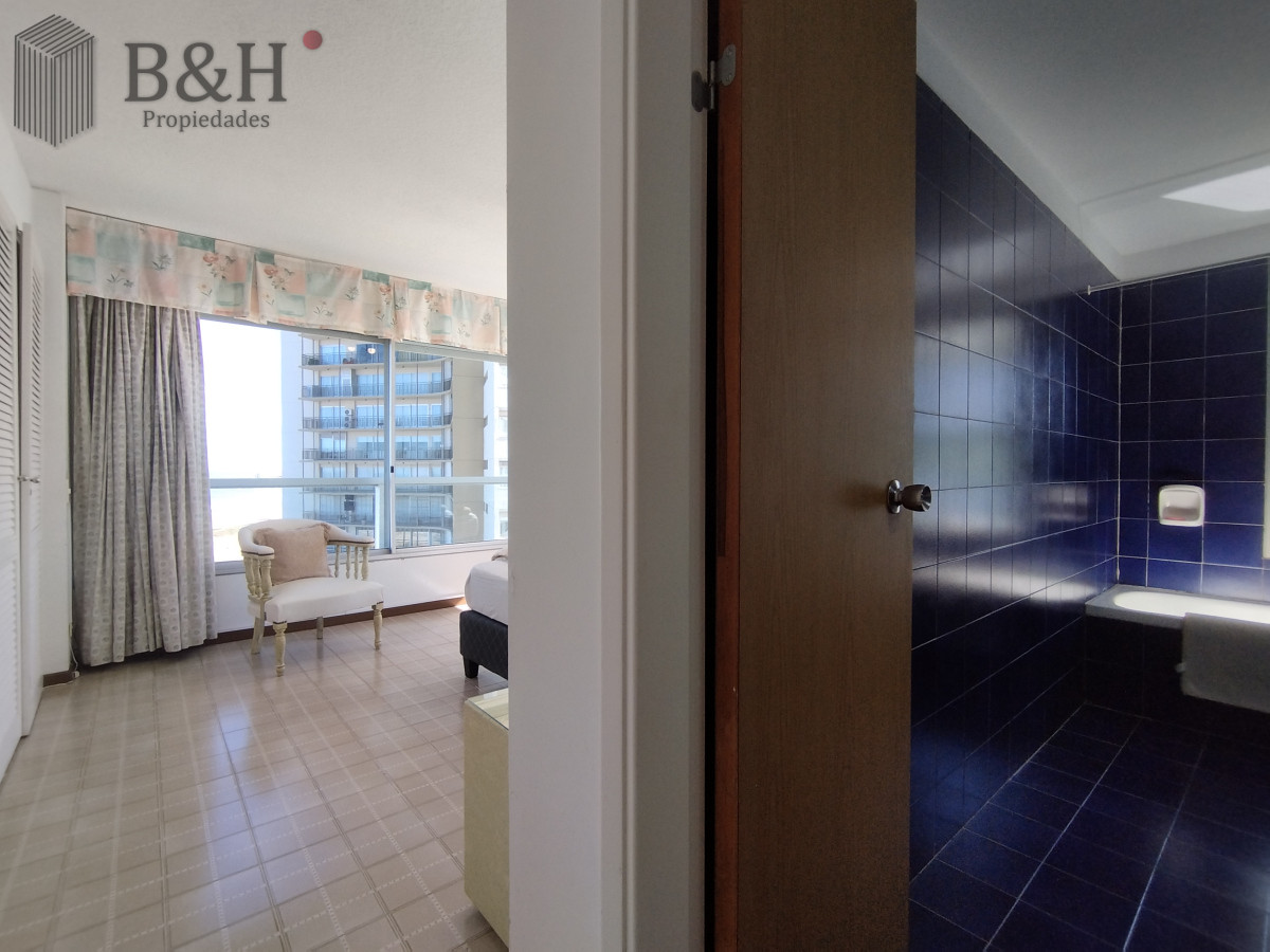 Apartamento ID.5815 -  Alquiler y venta de apartamento de dos dormitorios en Punta del Este