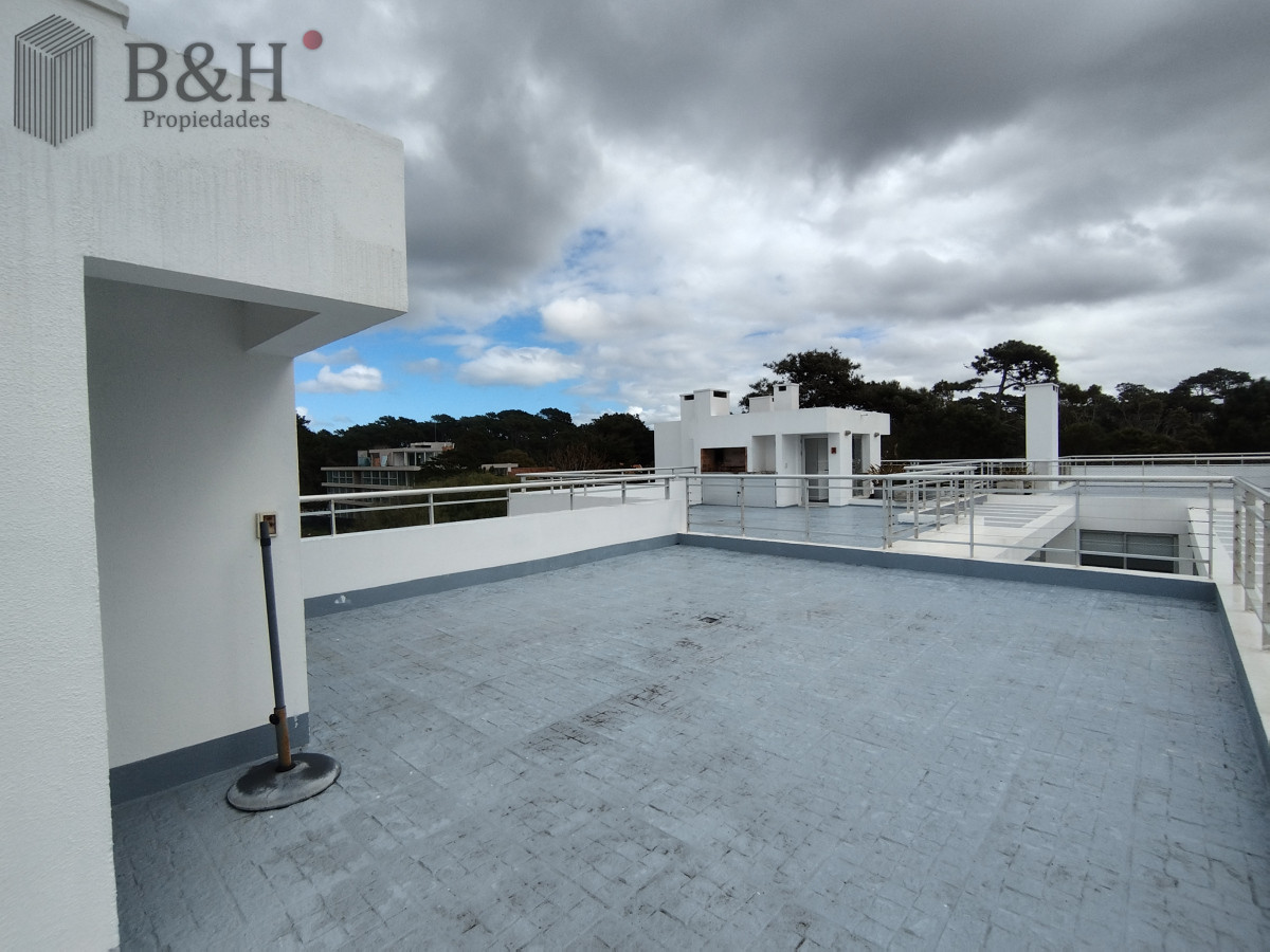 Apartamento ID.5817 - Venta de Pent house en de 2 dormitorios zona Playa abrava