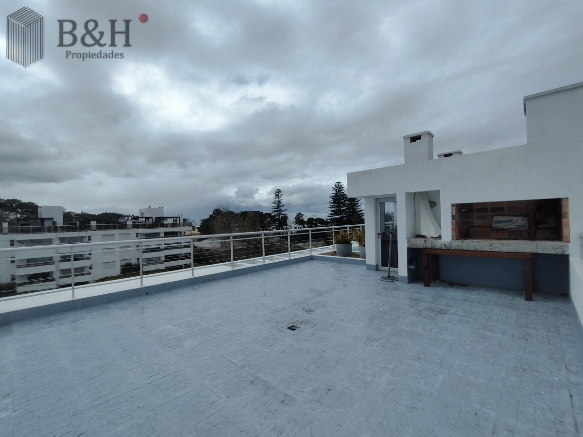 Apartamento ID.5817 - Venta de Pent house en de 2 dormitorios zona Playa abrava