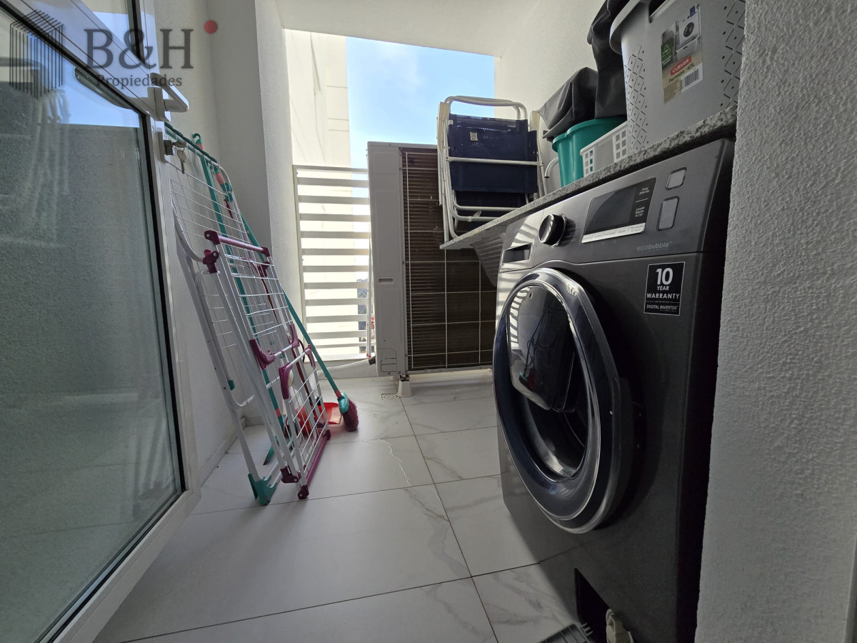 Apartamento ID.8062 - Apartamento en venta y alquiler de 3 dormitorios en Playa Mansa