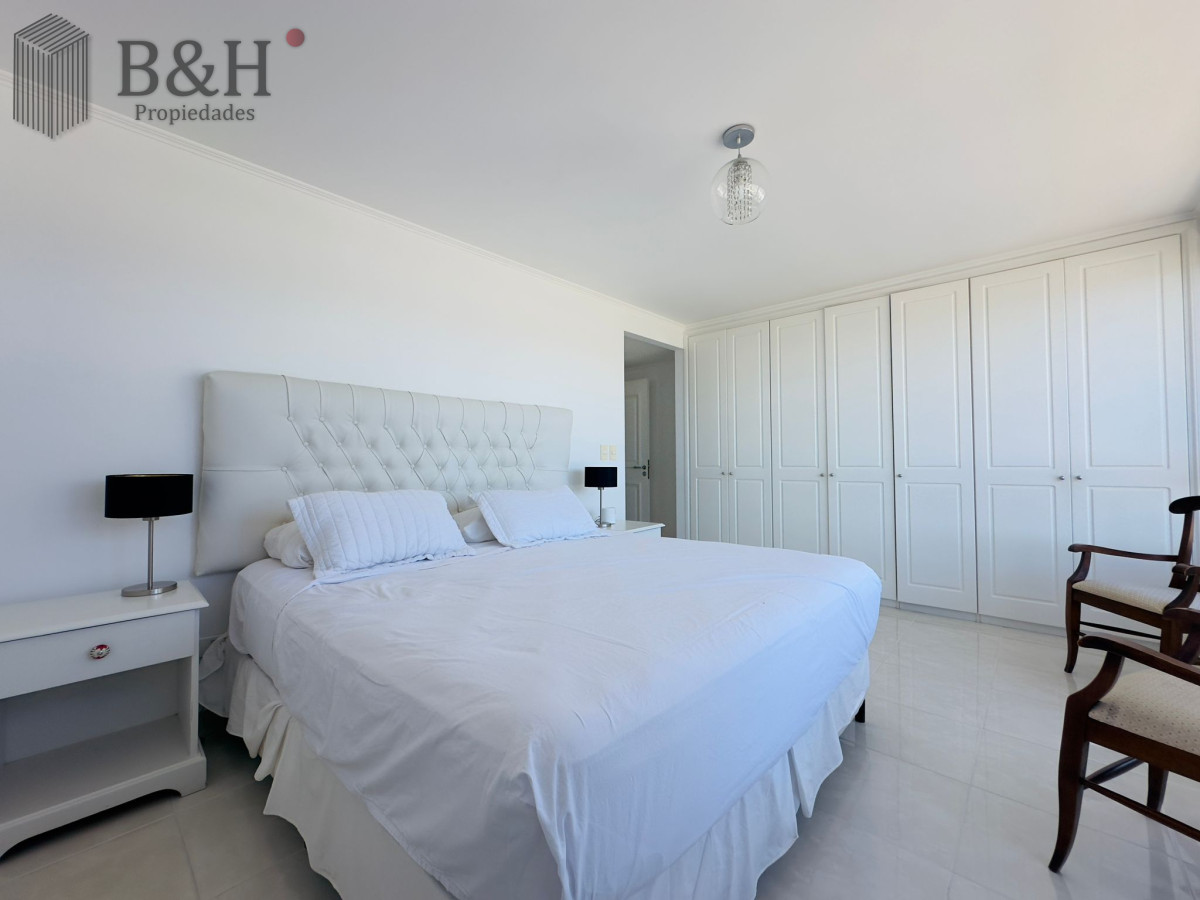Apartamento ID.8060 - Apto en venta, excelente vista a la playa mansa, isla gorriti.