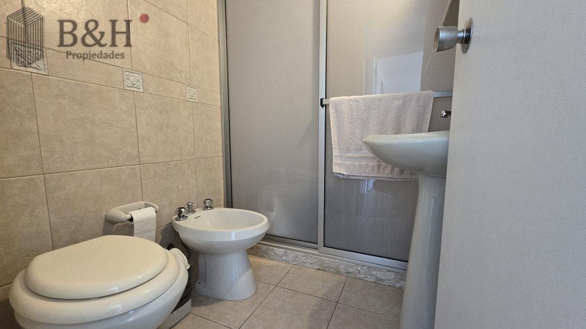 Apartamento ID.6448 - Apartamento en venta y alquilerde 3 dormitorios en Punta del Este