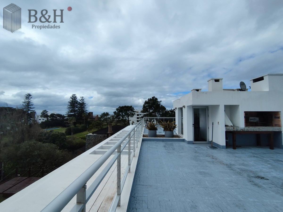 Apartamento ID.5817 - Venta de Pent house en de 2 dormitorios zona Playa abrava