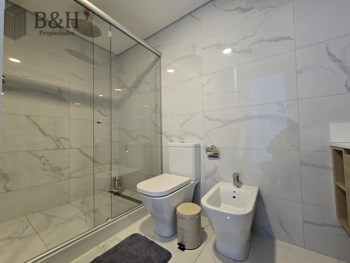 Apartamento ID.8062 - Apartamento en venta y alquiler de 3 dormitorios en Playa Mansa