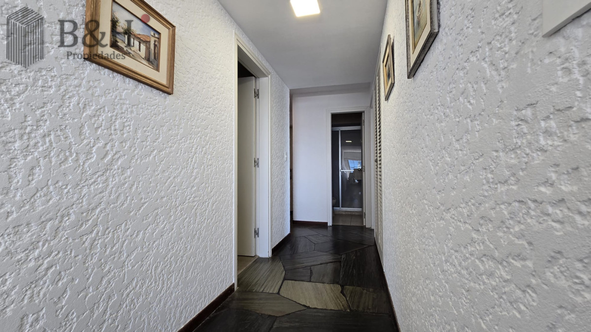 Apartamento ID.6448 - Apartamento en venta y alquilerde 3 dormitorios en Punta del Este