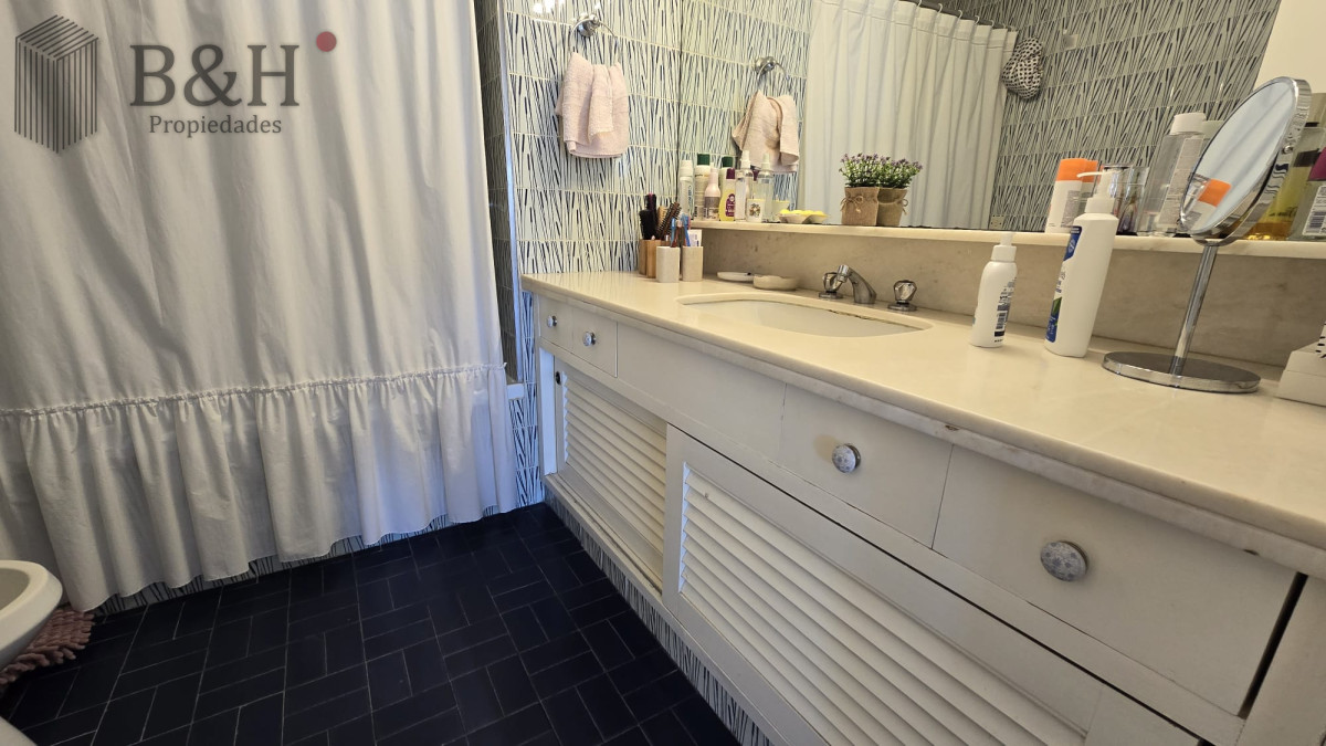 Apartamento ID.6448 - Apartamento en venta y alquilerde 3 dormitorios en Punta del Este
