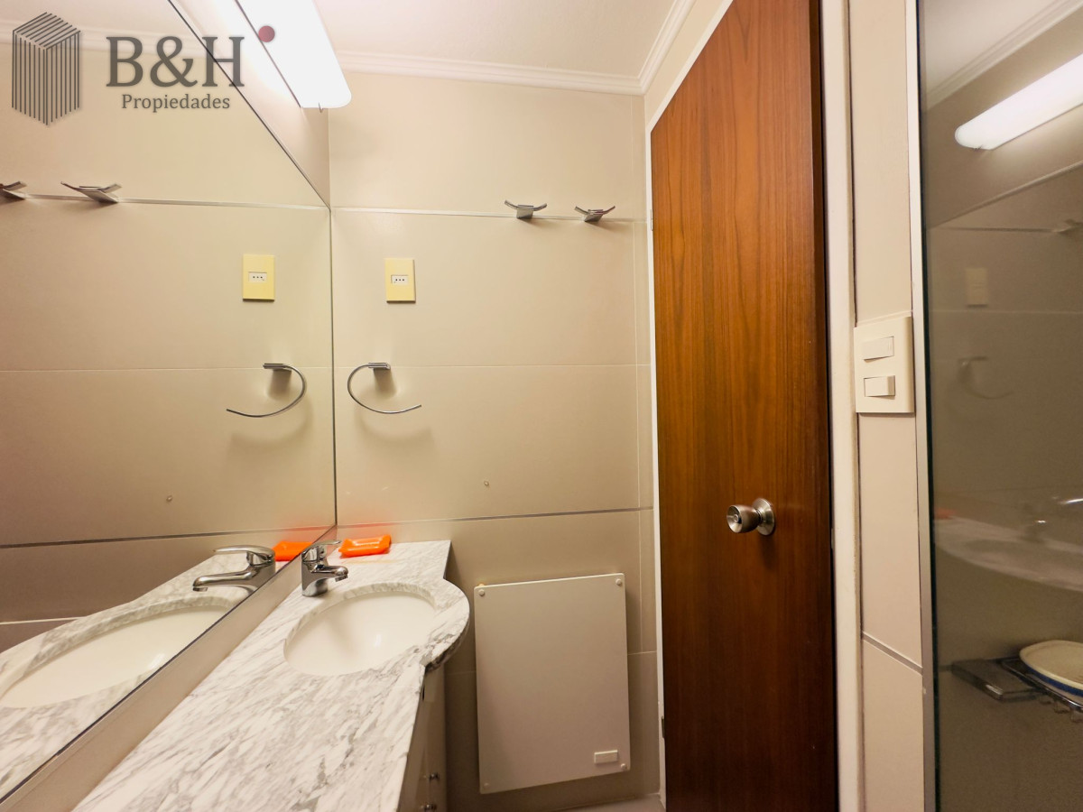 Apartamento ID.6377 - Alquiler y venta de apartamento de 2 dormitorios en Punta del Este.