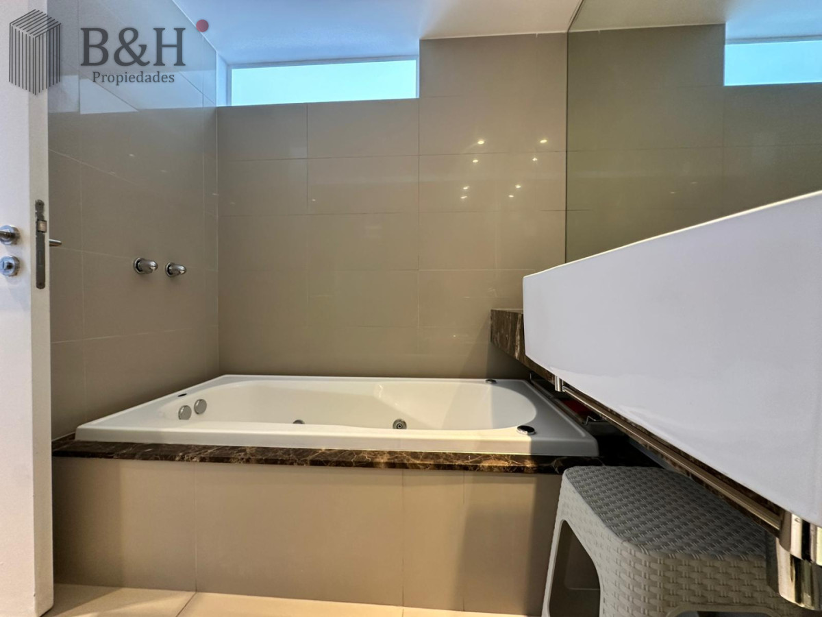 Apartamento ID.8061 - Apartamento de 3 dorm más dep en venta en Punta del Este
