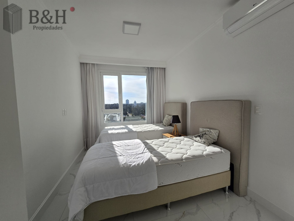 Apartamento ID.8062 - Apartamento en venta y alquiler de 3 dormitorios en Playa Mansa