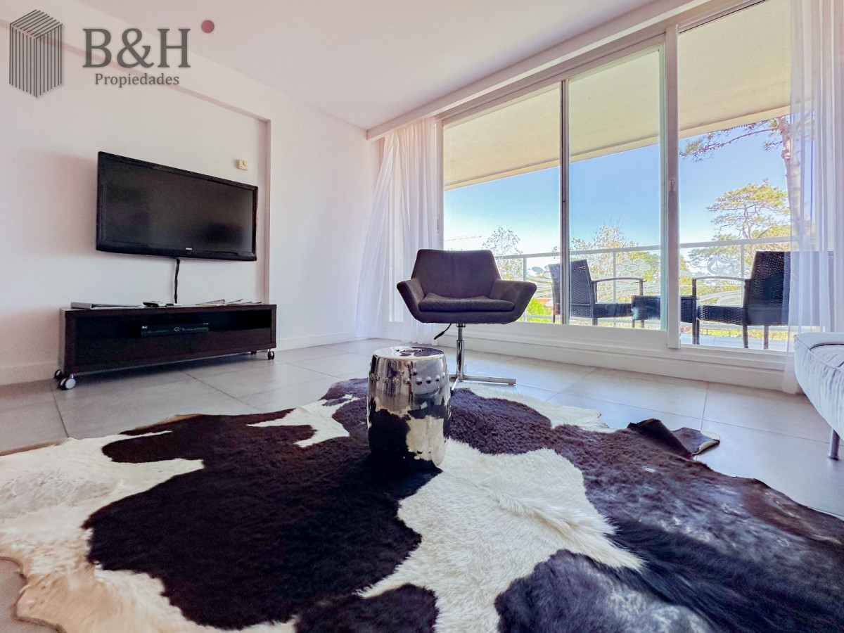 Apartamento ID.7107 - Venta de apartamento de dos dormitorios en Punta del Este