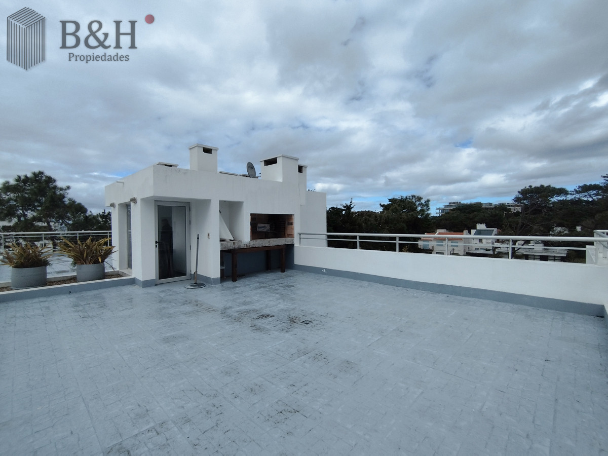 Apartamento ID.5817 - Venta de Pent house en de 2 dormitorios zona Playa abrava