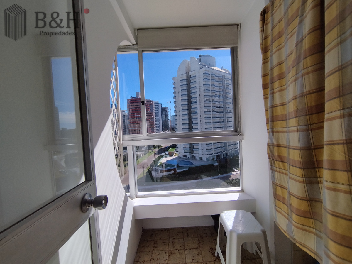 Apartamento ID.5815 -  Alquiler y venta de apartamento de dos dormitorios en Punta del Este