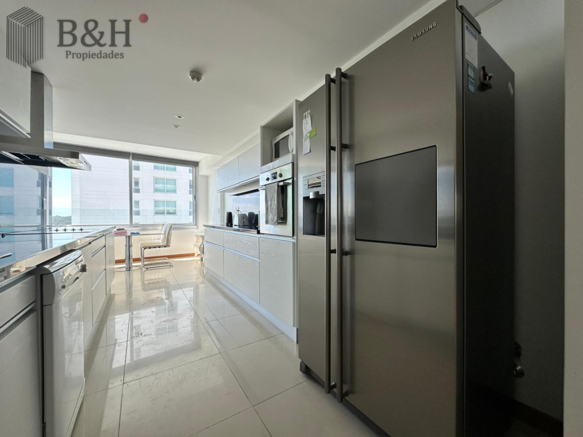 Apartamento ID.8061 - Apartamento de 3 dorm más dep en venta en Punta del Este