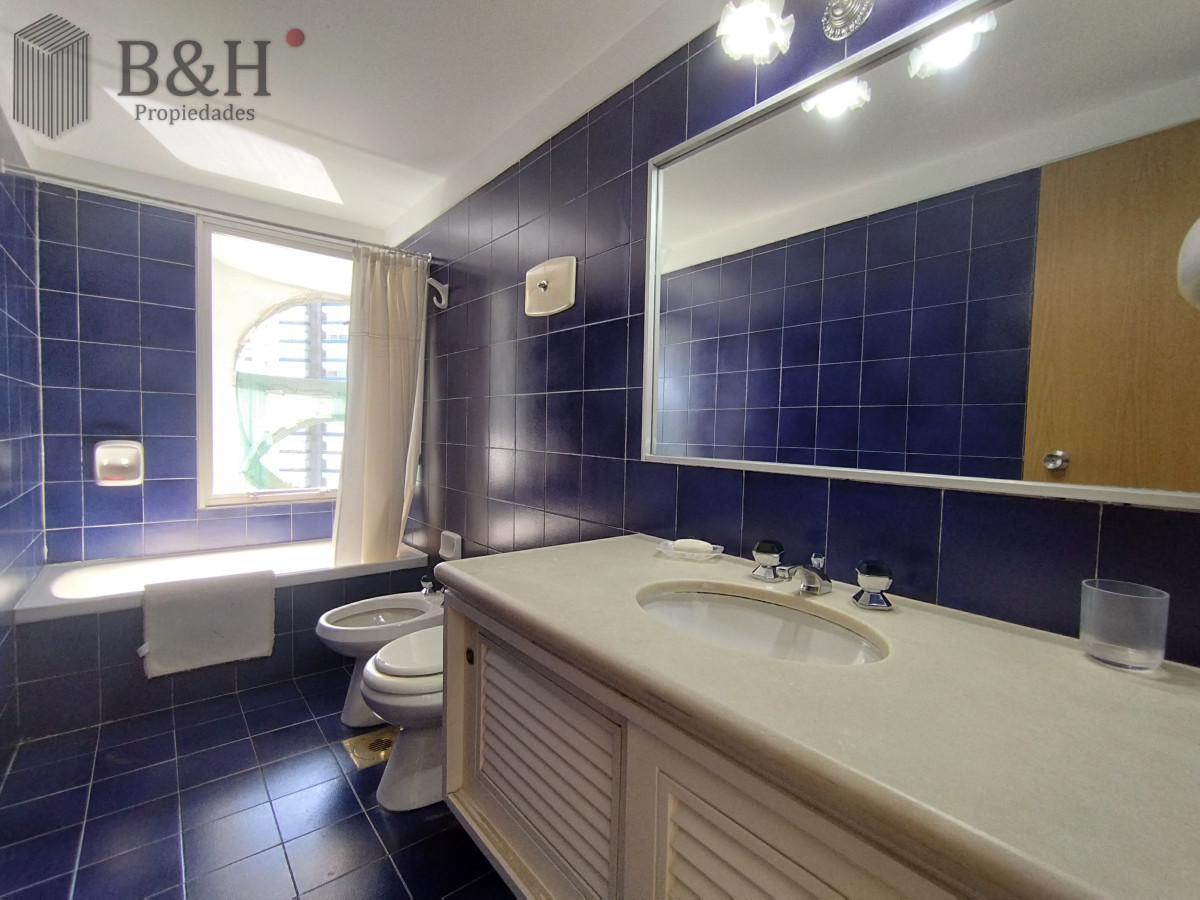 Apartamento ID.5815 -  Alquiler y venta de apartamento de dos dormitorios en Punta del Este