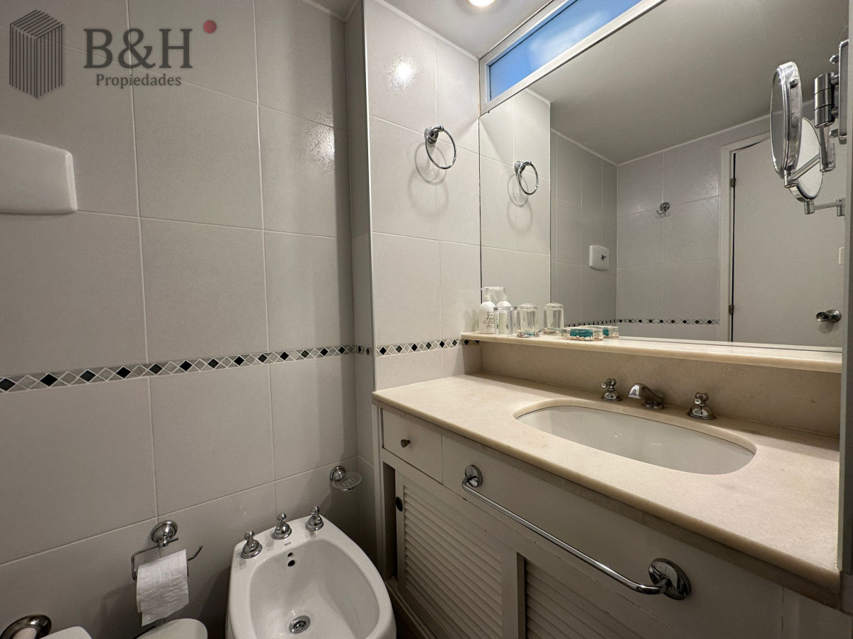 Apartamento ID.5809 - Apartamento de dos dormitorios en venta y alquiler  frente a playa brava