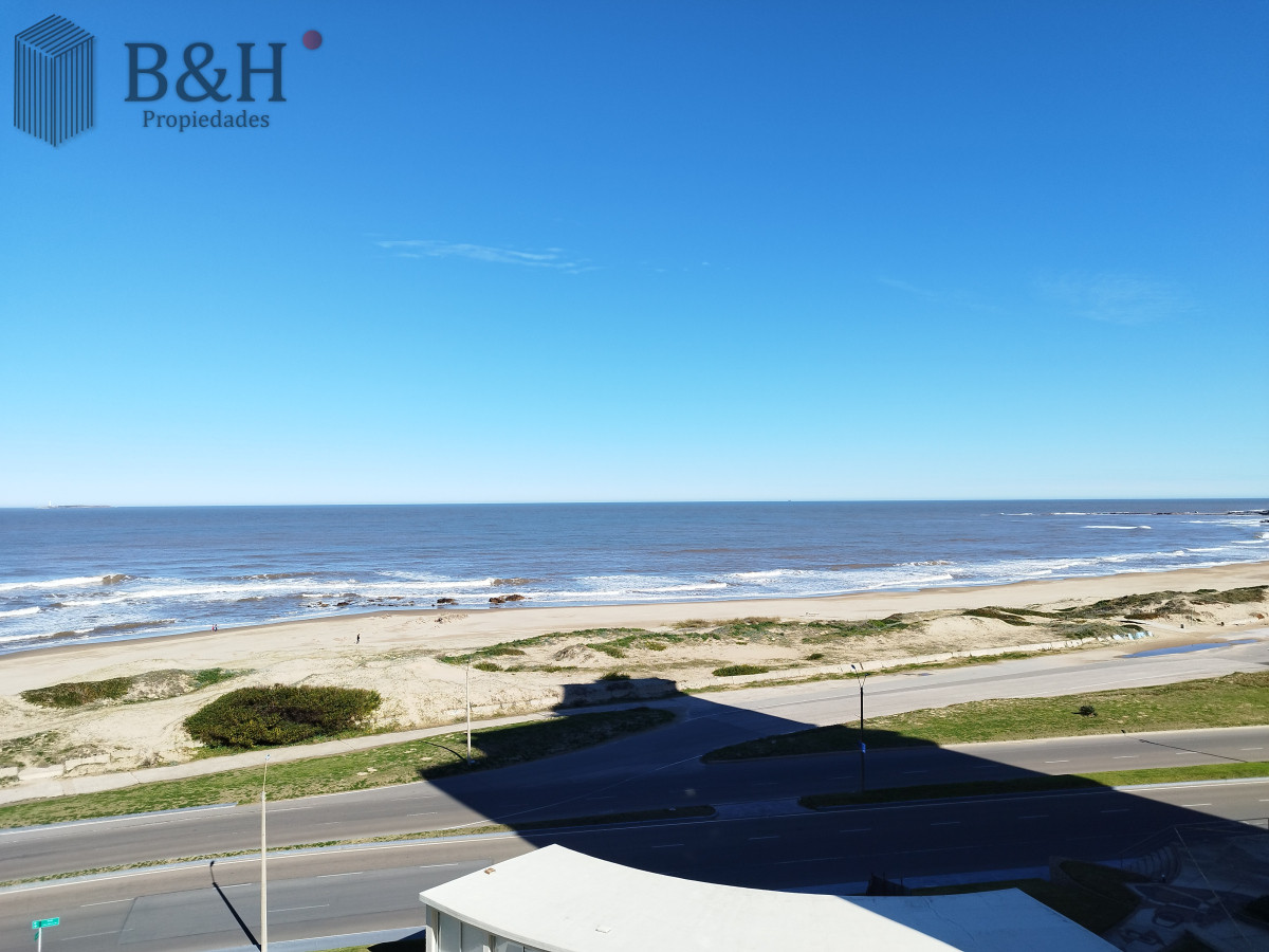 Apartamento ID.5815 -  Alquiler y venta de apartamento de dos dormitorios en Punta del Este