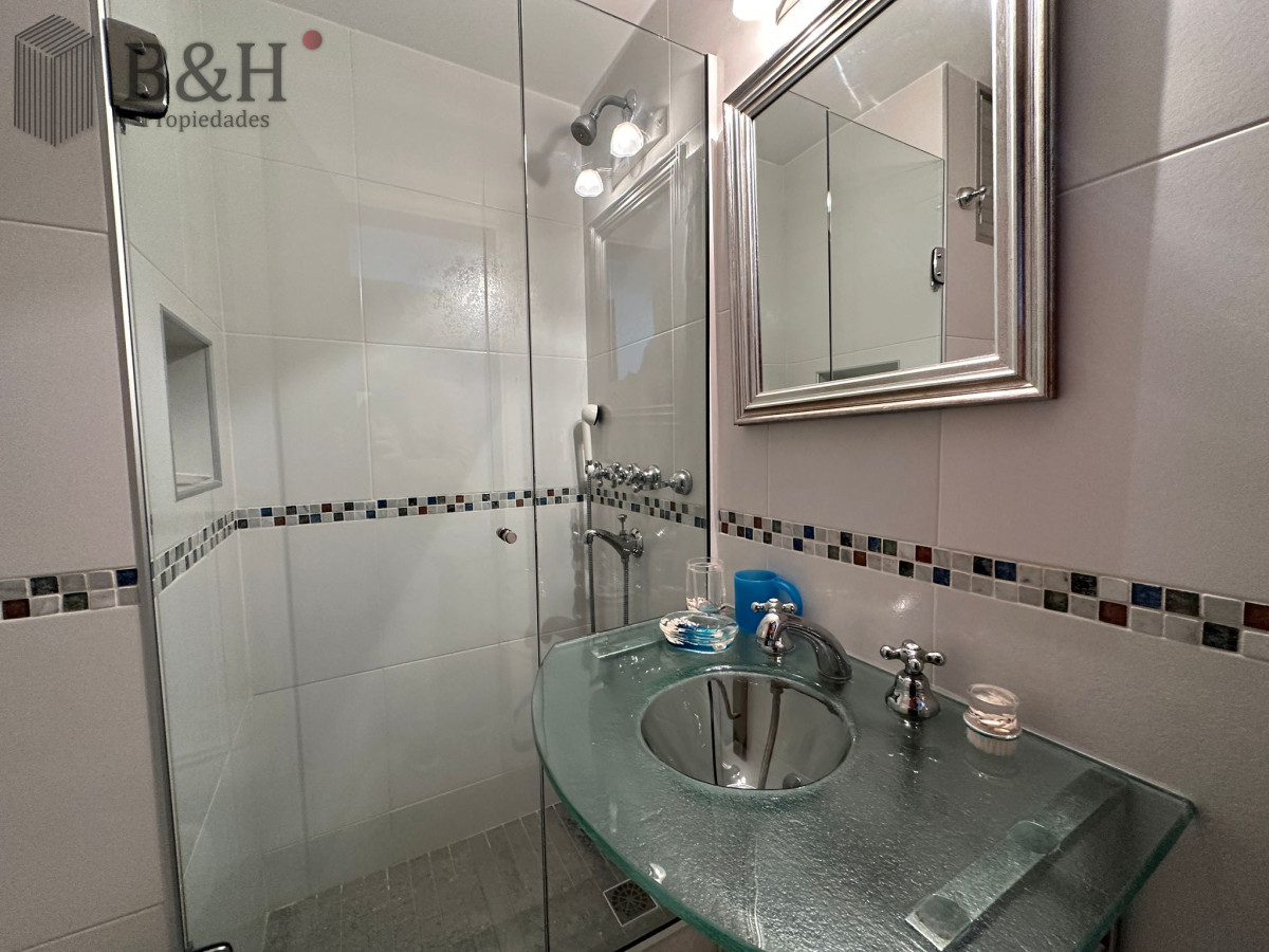 Apartamento ID.5809 - Apartamento de dos dormitorios en venta y alquiler  frente a playa brava