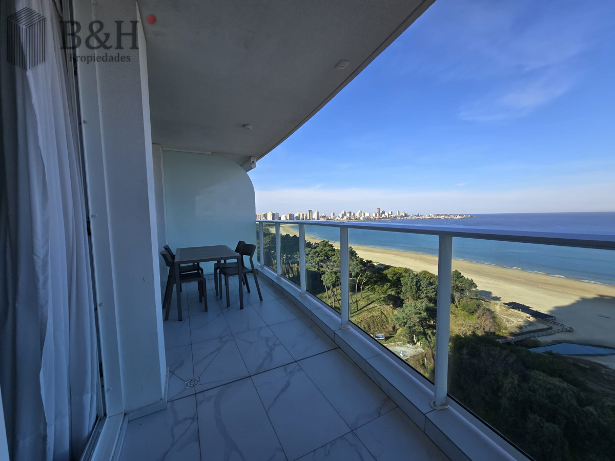 Apartamento ID.8062 - Apartamento en venta y alquiler de 3 dormitorios en Playa Mansa