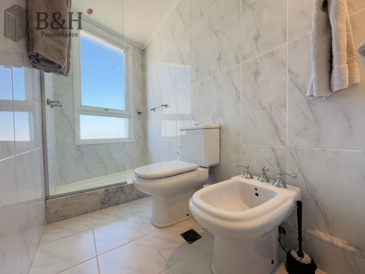 Apartamento ID.8060 - Apto en venta, excelente vista a la playa mansa, isla gorriti.