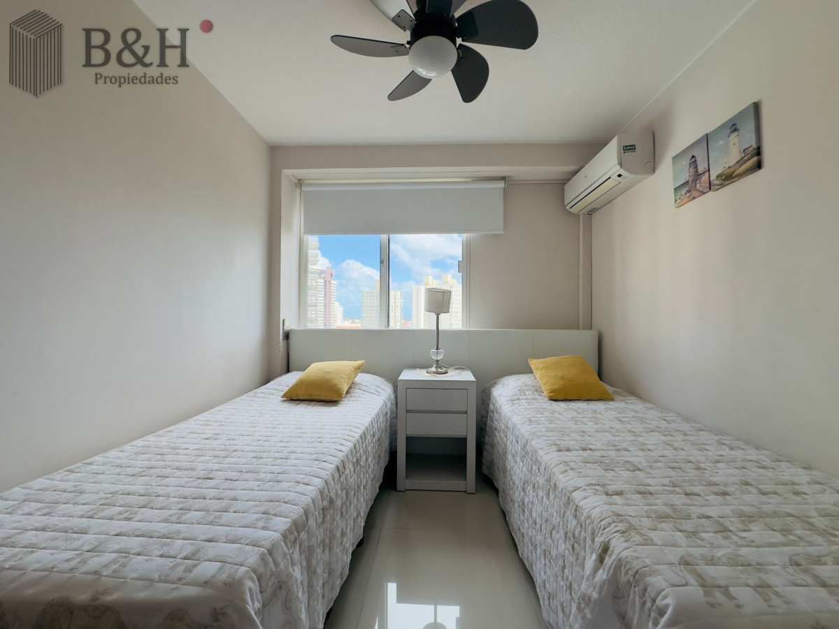 Apartamento ID.6377 - Alquiler y venta de apartamento de 2 dormitorios en Punta del Este.