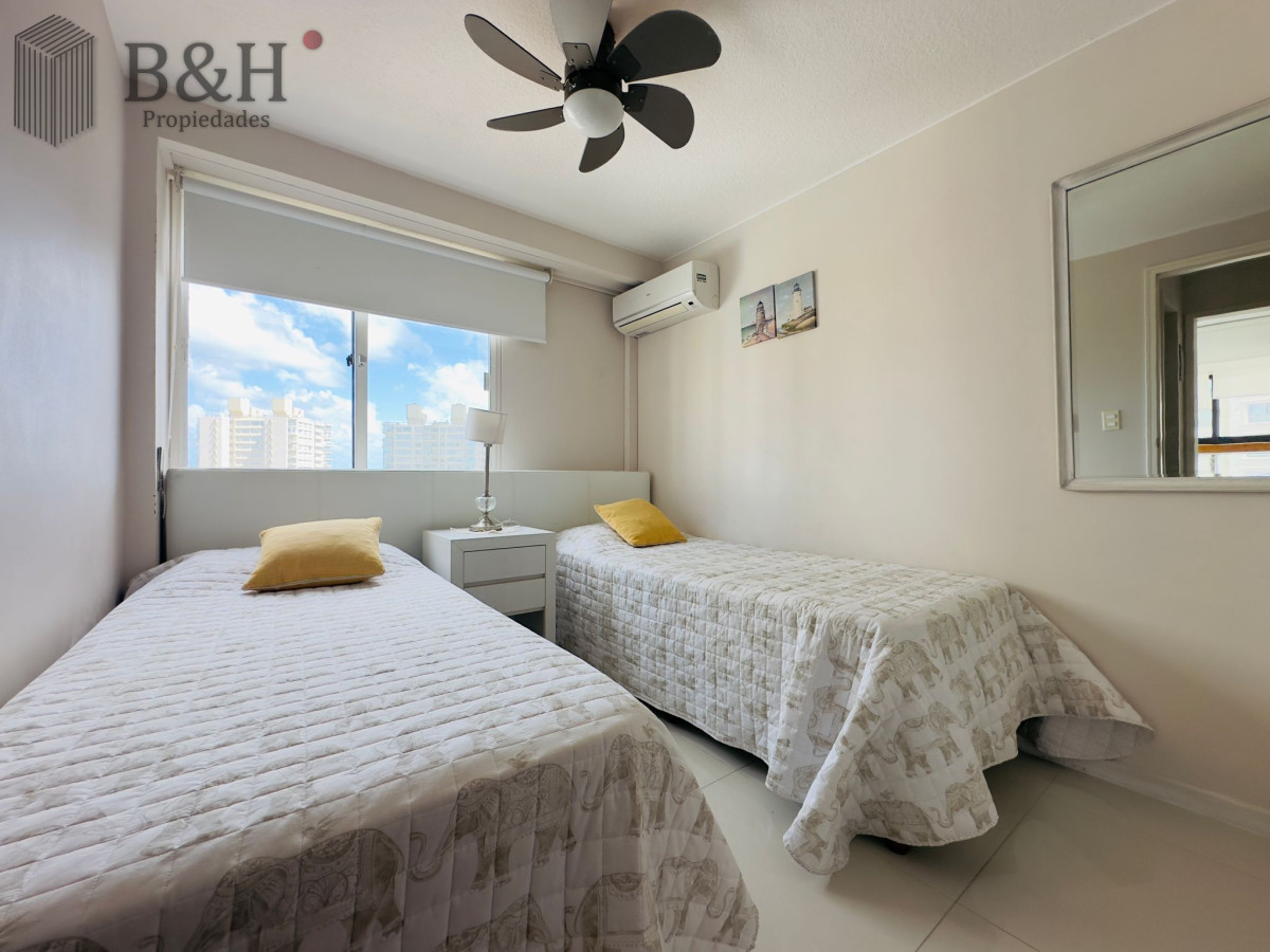 Apartamento ID.6377 - Alquiler y venta de apartamento de 2 dormitorios en Punta del Este.