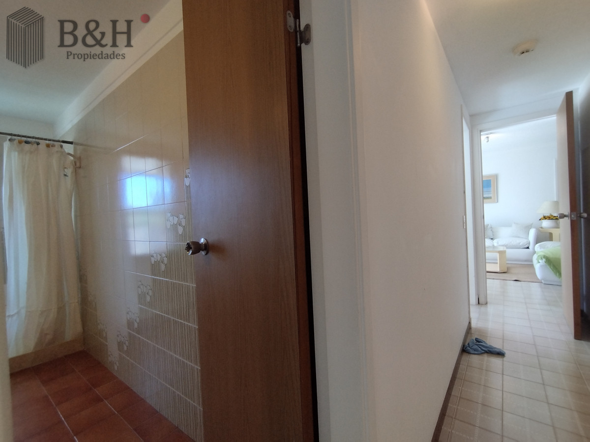 Apartamento ID.5815 -  Alquiler y venta de apartamento de dos dormitorios en Punta del Este