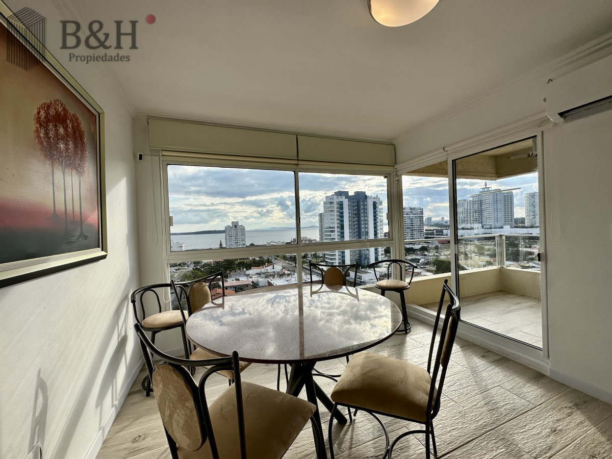 Apartamento ID.6370 -  Apartamento en venta  de dos dormitorios en Punta del Este