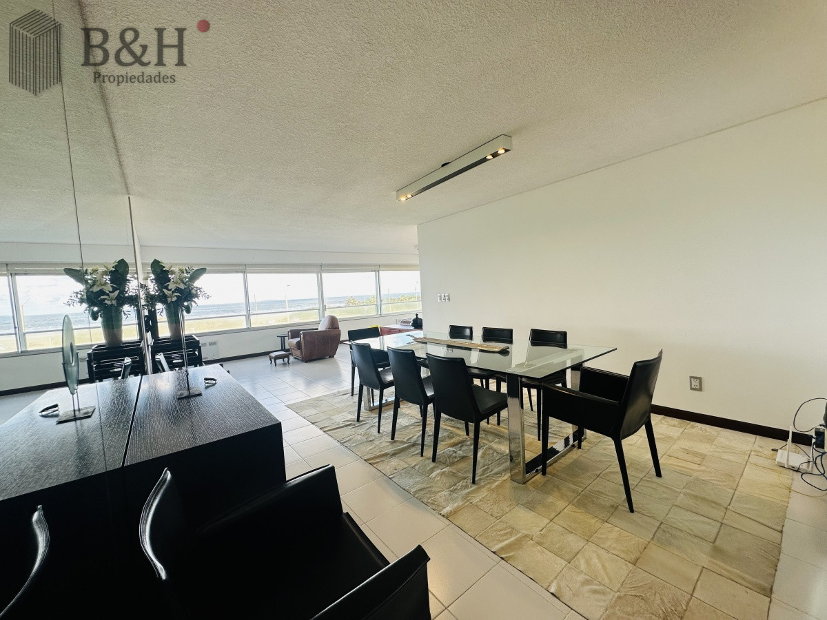 Apartamento ID.5163 - Apartamento de 3 dormitorios y dependencia de servicio en Punta del Este